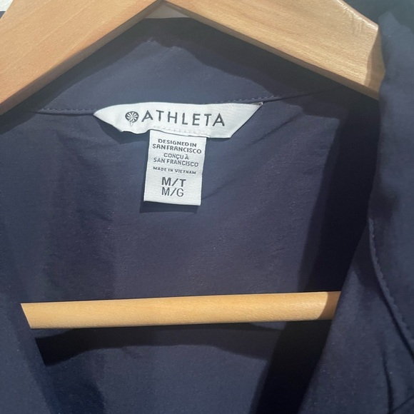 Athleta Women’s M/T Dark Blue Shirt - Picture 2 of 4